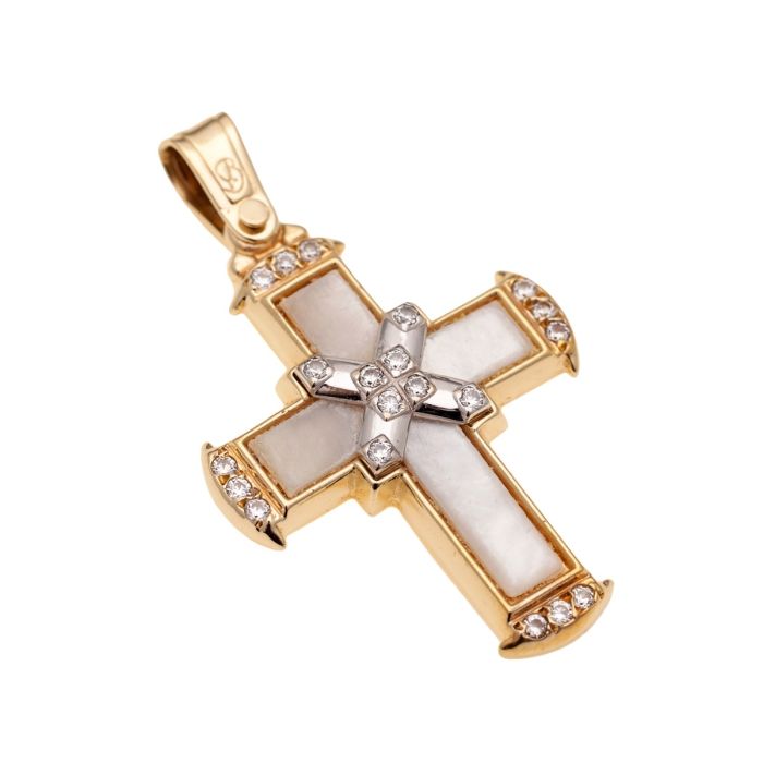 Edles Kreuz in Bicolor. Sowohl der Quer- als auch der Längsbalken des Kreuzes sind mit schimmerndem Perlmutt besetzt.
Ein diagonales Kreuz über dem mittigen Teil ist in Weißgold gehalten. Dieser und auch die Endstücke des Schmuckstückes sind jeweils mit 