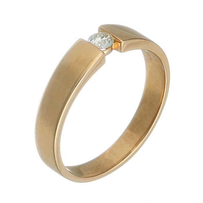 Damenring in 14-karätigem Gelbgold aus dem Hause „Christ“. 
Der Solitärring hat eine hochglanzpolierte, schlichte Ringschiene. Mittig der Schauseite fasst er einen lupenreinen Brillanten.