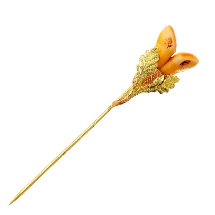 Trachten-Schmuck, Jagdschmuck. Bicolor-Grandel Krawattennadel mit grünstichigem Gold für die Eichenblätter und Rotgold für die Eichel. 