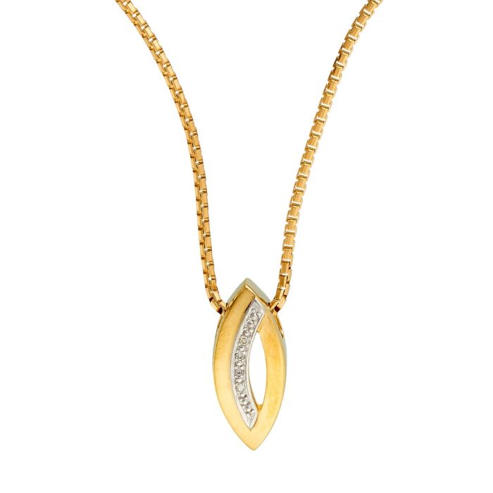 Anhänger mit Kette in 14-karätigem Gold. Die zarte Venezianer-Kette ist in poliertem Gelbgold gehalten. 4 kleine Diamanten sind in Weißgold unterlegt.