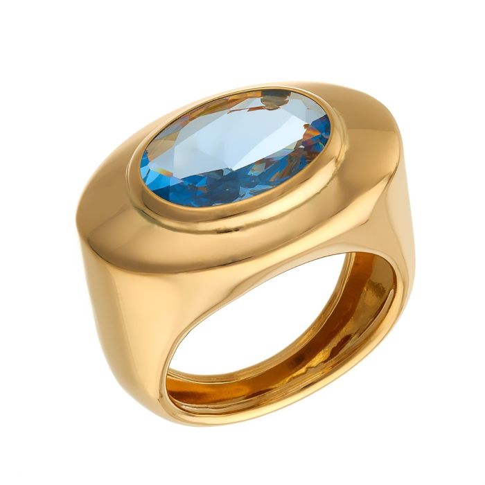Ring mit hochglanzpolierter breiter Ringschiene zum ovalen Ringkopf hin gerade zulaufend, besetzt mit einem oval facettierten Blautopas.