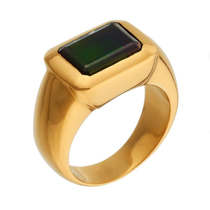 Schwerer Ring mit massiver bombierter Ringschiene und rechteckig abgesetztem Ringkopf für einen waldgrünen Turmalin mit Smaragdschliff in Zargenfassung. 