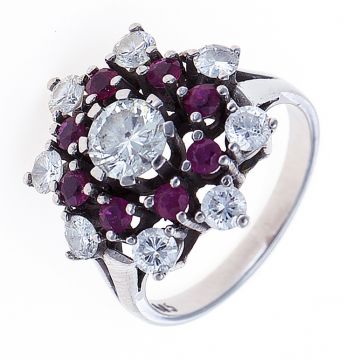 Cocktail-Ring mit Brillanten und Rubinen