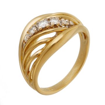 Ring in 18 Karat Gelbgold mit geteilter Ringschiene und zwischengesetzten gewölbten Stegen, besetzt mit 5 Brillanten.