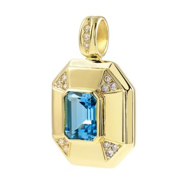 Achteckiger Kettenanhänger in 585er Gelbgold mit einem großen Blautopas mittig,  umgeben von jeweils 3 Diamanten in den Ecken als Dreieck gesetzt. Auf der Öse befinden sich ebenfalls 3 gefasste Diamanten, so dass das Schmuckstück über insgesamt 15 Diamant