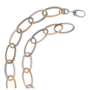 Collier aus 14-karätigem Gold in modernem Design. Das Schmuckstück hat ovale Glieder die jeweils abwechselnd in Gelb- und Weißgold gehalten sind. 
