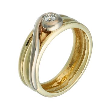 Damenring in 14-karätigem Gold. Der Bandring ist hochglanzpoliert gearbeitet und in Gelbgold gehalten. Über das Schaustück verläuft eine weißgoldene Schiene, die in die Fassung des Brillanten übergeht.