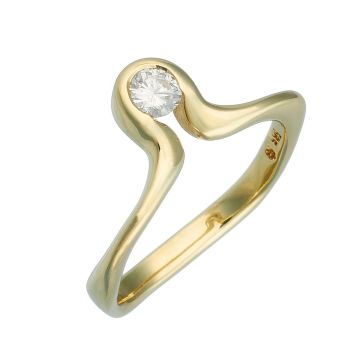 Damenring in 14-karätigem Gelbgold. Wie eine Schlinge wirkt die Fassung des Brillanten.