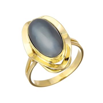 Ring in 14-karätigem Gelbgold. 
Aufwendig gearbeitete Fassung, in der ein Hämatit-Cabochon sitzt.