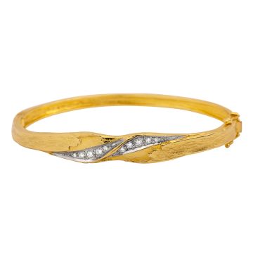 Exklusiver Armreif im modernen Design mit 10 Brillanten