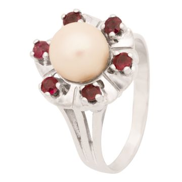 Klassischer Vintage Ring mit Rubinen und Zuchtperle
