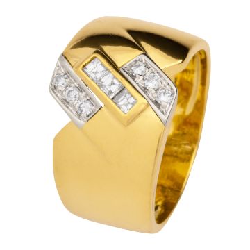 Breiter Damenring in 750er Gold mit 9 Brillanten