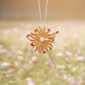 Handgefertigter Anhänger mit Perle, Rubinen, Brillanten – Venezianerkette