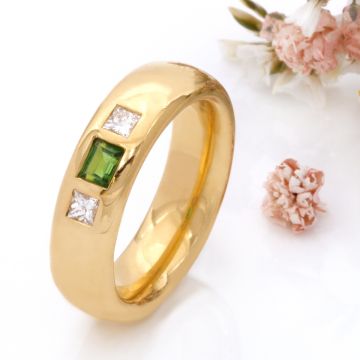 Massiver Bandring mit Smaragd und 2 Brillanten