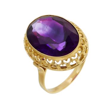 Auffallender Cocktailring in 14-karätigem Gold mit aufwändig gearbeitetem Ringkopf in durchbrochener Form mit offenen Herz-Motiven und einem ovalen Zargenrahmen für einen großen Amethyst in Ovalschliff 