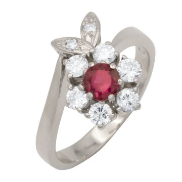 Traumhafter Damenring in Weißgold mit Rubin, Diamanten und Brillanten