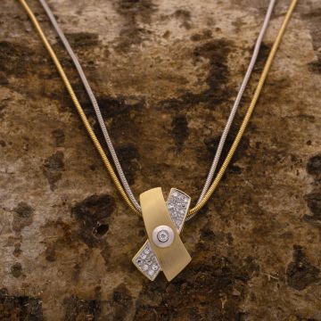 Exklusiver Brillantanhänger mit doppelter Halskette