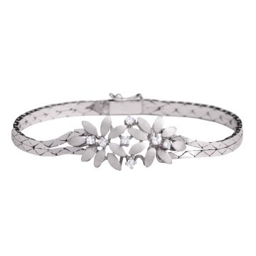 Wundervolles Weißgoldarmband mit Blütendekor und 7 Brillanten