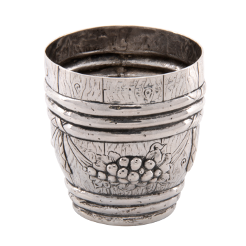 Historismus Faust-Becher 13lötiges Silber, Hanau um 1890