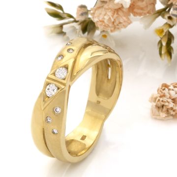 Zauberhafter Brillantring in Gold – zeitlos, klassisch, elegant