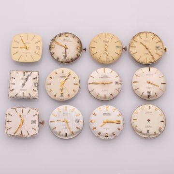 12 Automatik-Uhrwerke für Herrenuhren mit Datum zwischen 1960-1980