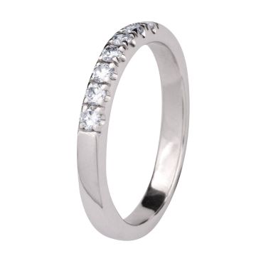 Klassischer weißgoldener Damenring mit Brillanten