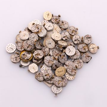 Sammlung von 64 mechanischen Uhrwerken für Damenuhren der Marke ANKER zwischen 1955 und 1975