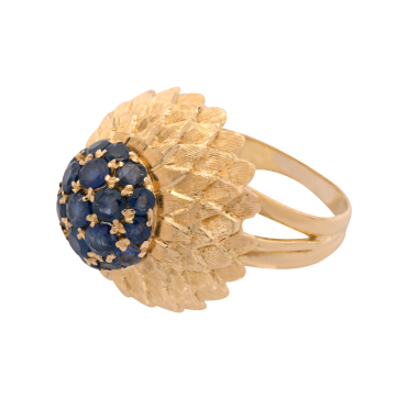 Eleganter Cocktailring mit Saphiren