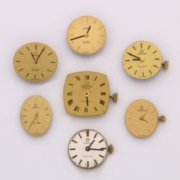 Sammlung von 7 Quarz-Uhrwerken der Marke OMEGA