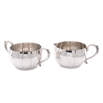 Stilvolles Rahmservice mit Zuckerschale und Sahnegießer, Versilbert