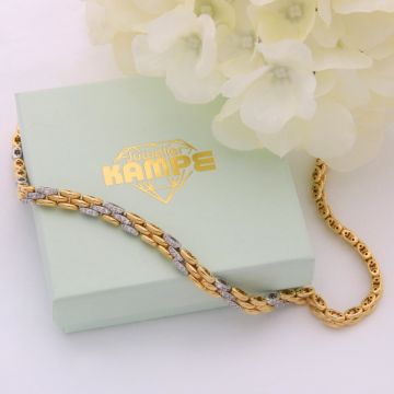 Anmutiges Bicolour Collier mit 69 Diamanten