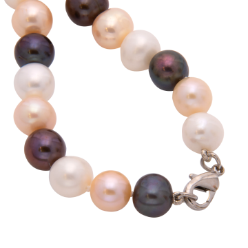 Elegante farbige Perlenkette