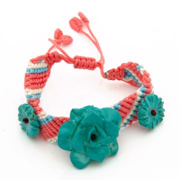 Entzückendes Armband aus Stoff mit türkisfarbenen Blüten