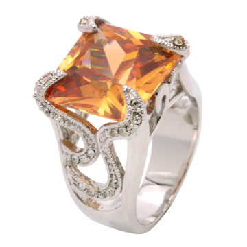 Cocktailring mit Farbstein und Zirkonia