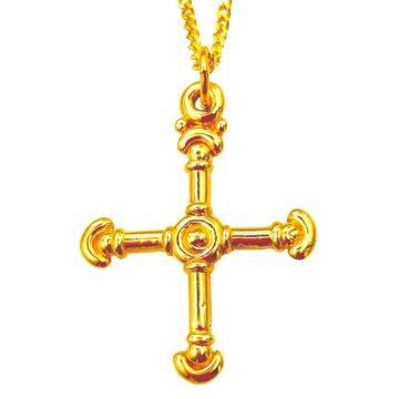 Dezenter Kreuzanhänger mit feiner Panzerkette