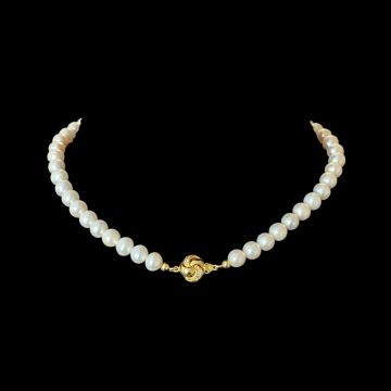Perlenkette mit vergoldetem Verschluss