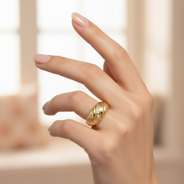 Damenring mit Diamanten in 333er Gelbgold