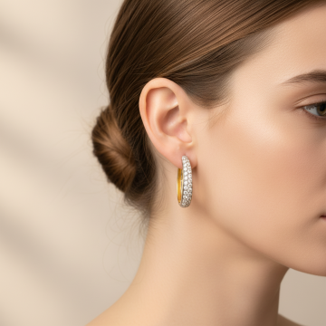 Funkelnde Creolen in 750er Gold mit Zirkonia
