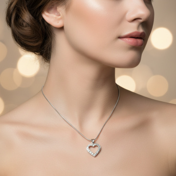 Entzückender Herzanhänger mit Brillanten in Weißgold inkl. Schlangenkette