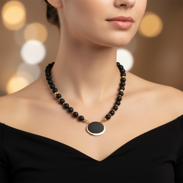 Ausdrucksvolle Halskette mit Obsidian Steinen
