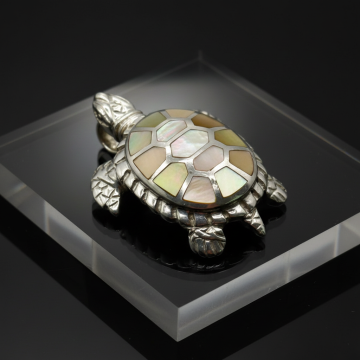 Schildkröte mit Perlmutt