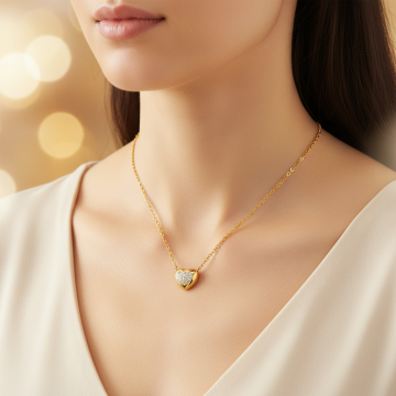 Herzanhänger mit Brillanten an feiner Rundanker Kette