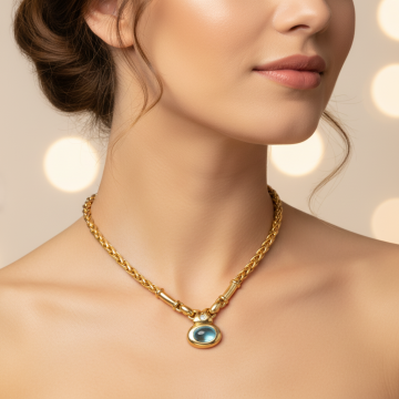 Traumhaftes Collier mit Brillant 0,15 Karat und Blautopas