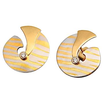 Modern designte Ohrstecker in Bicolor 