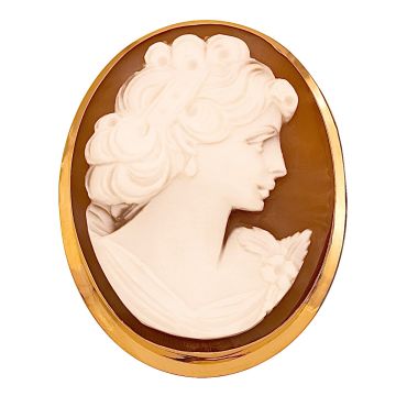 Goldene Brosche mit Muschelkamee