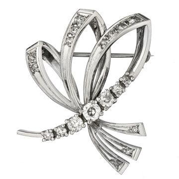 Weißgold-Brosche mit Brillantbesatz von ca. 1 ct. 
Die Brosche stellt eine Art Schleife dar. Sie ist besetzt mit Brillanten in verschiedenen Größen. 