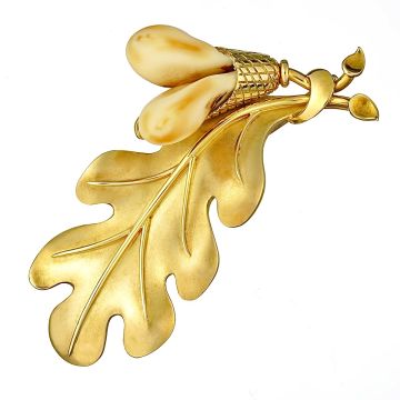 Brosche in Form eines Eichenblattes mit Eicheln