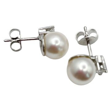 Weißgoldene Ohrstecker mit Perlen und Brillanten