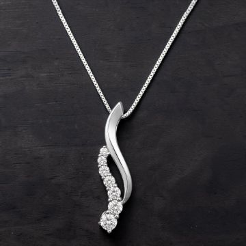 Eleganter Anhänger mit Venezianerkette in Silber