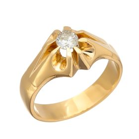 Klassischer Ring in 14-karätigem Gelbgold mit durchbrochenem floralem Ringkopf, der mit einem Brillanten von 0,47 ct in massiver Krappenfassung besetzt ist.